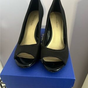 Bandolino Black Peep Toe Heels